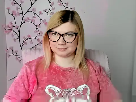 Snapshot of Lola_moree chatting on May 5, 2026, 12:02 pm Lola moree online show from May 5, 2026, 12:02 pm