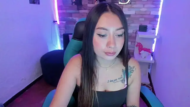 Snapshot of miss_isabella_m chatting on February 12, 2025, 12:33 pm miss isabella m online show from February 12, 2025, 12:33 pm