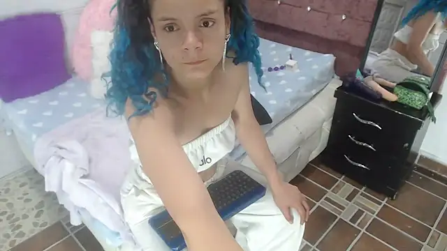 Ariasmithog online show from September 12, 2025, 3:01 pm