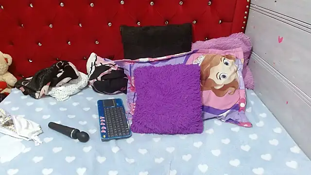 Snapshot of Ariasmithog chatting on February 28, 2026, 9:21 am Ariasmithog online show from February 28, 2026, 9:21 am