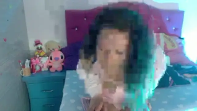 Ariasmithog online show from April 13, 2026, 4:18 am