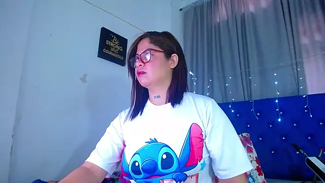 hornny cougar online show from February 18, 2026, 6:04 pm