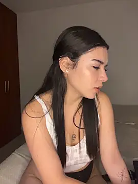 Snapshot of eileensophi chatting on May 8, 2026, 1:22 am eileensophi online show from May 8, 2026, 1:22 am