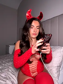 Snapshot of cute_carly_ chatting on October 13, 2025, 2:06 pm cute carly online show from October 13, 2025, 2:06 pm