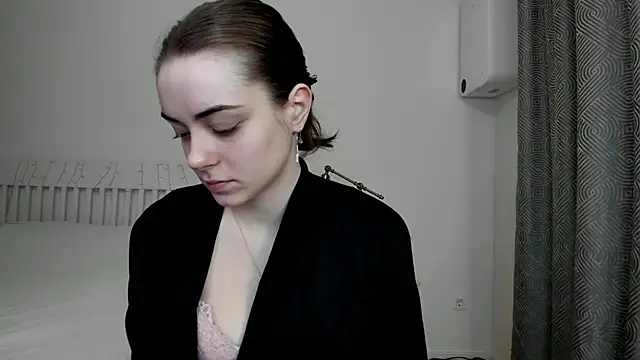 Hustle Babyy online show from November 18, 2025, 2:32 pm