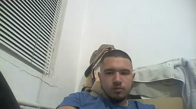 Drag Queen online show from January 30, 2025, 7:04 pm