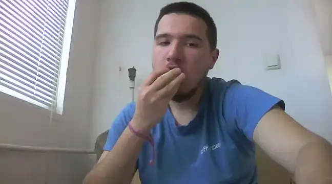 Drag Queen online show from March 16, 2025, 3:28 pm