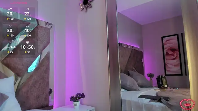 Snapshot of CandyLuxury__ chatting on March 21, 2025, 10:39 pm CandyLuxury online show from March 21, 2025, 10:39 pm