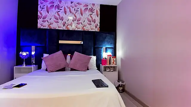 Snapshot of CandyLuxury__ chatting on May 5, 2026, 11:51 am CandyLuxury online show from May 5, 2026, 11:51 am