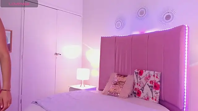 Snapshot of Mia_greco_ chatting on January 29, 2025, 8:04 pm Mia greco online show from January 29, 2025, 8:04 pm
