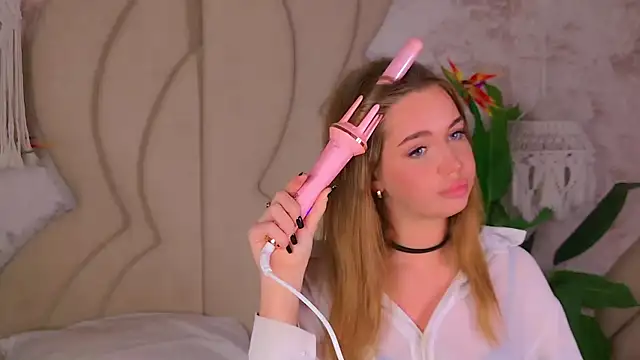 EvansLover online show from November 16, 2025, 10:04 pm