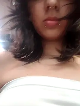 Maiden-Hot online show from March 18, 2025, 7:53 pm