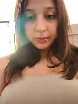 Snapshot of Maiden-Hot chatting on June 23, 2026, 9:46 pm Maiden-Hot online show from June 23, 2026, 9:46 pm