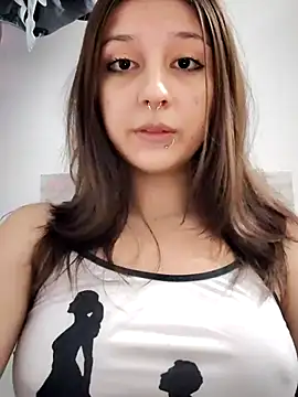 Snapshot of Maiden-Hot chatting on July 8, 2026, 9:41 pm Maiden-Hot online show from July 8, 2026, 9:41 pm