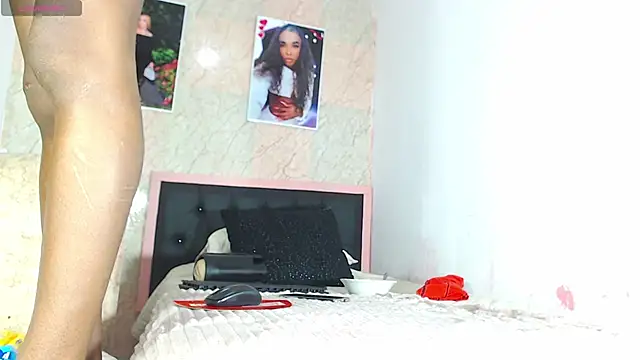 k stormi  online show from November 20, 2025, 1:17 am