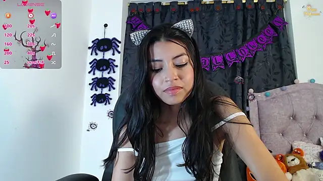 ellajonz online show from October 24, 2025, 1:13 am