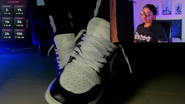 aleya bliss online show from November 21, 2025, 4:00 am