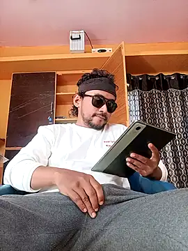 bigcock thick online show from April 20, 2026, 2:03 am