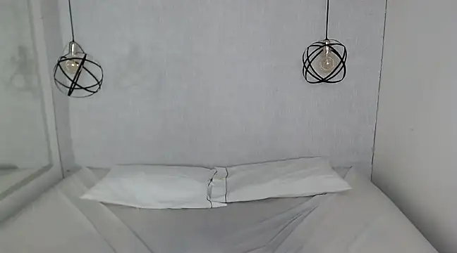 Liiamthompson online show from March 14, 2025, 11:34 am