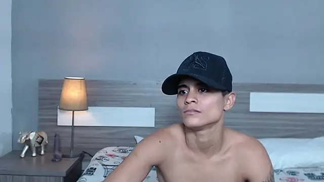 Liiamthompson online show from October 6, 2025, 3:31 pm