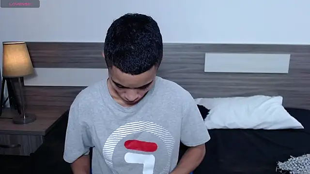 Liiamthompson online show from November 5, 2025, 11:21 am