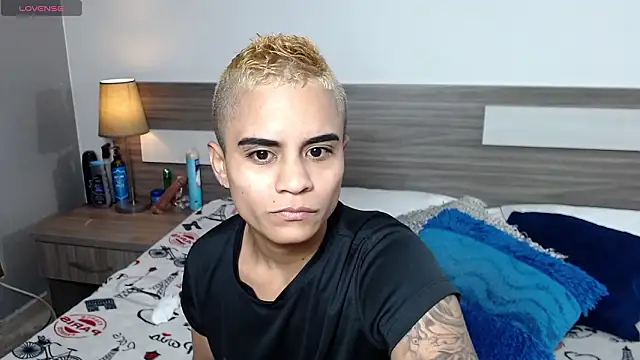 Liiamthompson online show from January 16, 2026, 9:57 am