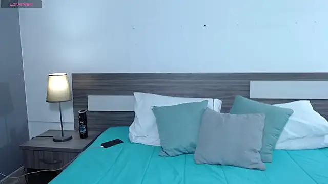 Liiamthompson online show from February 26, 2026, 7:13 pm