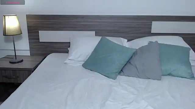 Liiamthompson online show from March 9, 2026, 7:18 pm