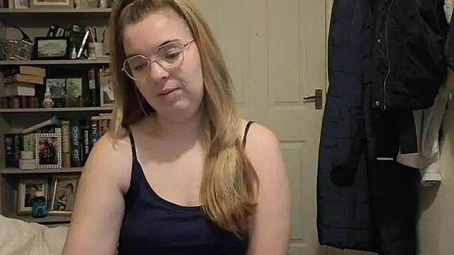 Demi WelshX online show from November 14, 2025, 9:30 am