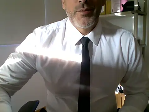 66MA69 online show from October 15, 2025, 8:25 am