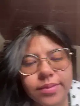 viccky vick online show from February 1, 2025, 6:40 pm