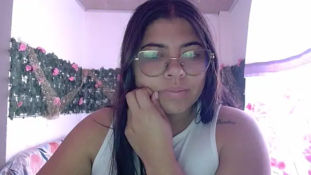 viccky vick online show from December 15, 2025, 4:44 pm