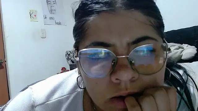 viccky vick online show from May 23, 2026, 3:01 am