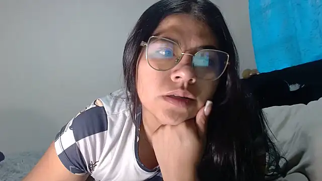 Snapshot of viccky_vick chatting on July 18, 2026, 1:04 pm viccky vick online show from July 18, 2026, 1:04 pm
