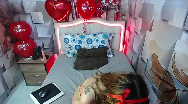 nicolee millerr online show from February 14, 2025, 4:31 pm