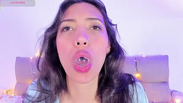 Miss veronicaa2 online show from February 11, 2025, 3:18 pm