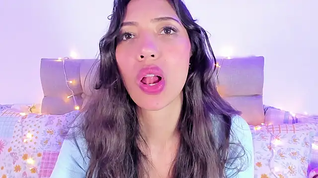 Miss veronicaa2 online show from February 11, 2025, 6:22 pm