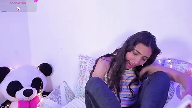 Miss veronicaa2 online show from February 19, 2025, 1:06 pm