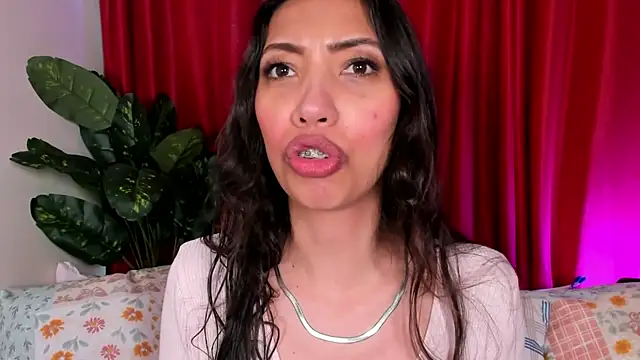 Miss veronicaa2 online show from December 18, 2025, 1:06 pm