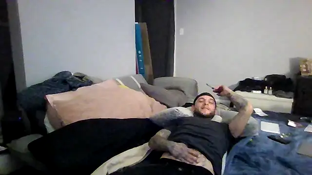 cruz815 online show from December 14, 2025, 3:34 am