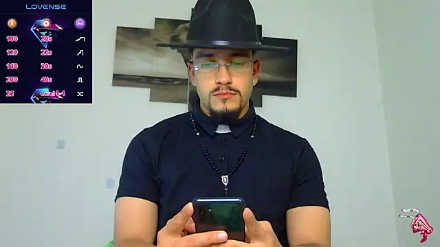 Keiviid online show from October 31, 2025, 2:07 pm