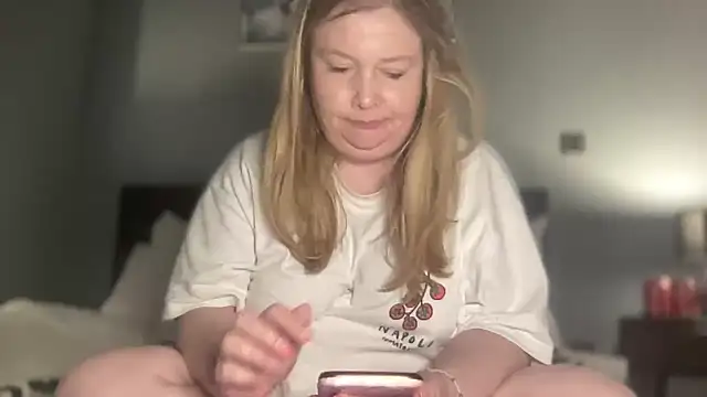 BustyHayleyUk online show from April 7, 2026, 1:33 pm