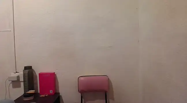 MirandaLatinaLovely online show from March 6, 2025, 2:51 pm