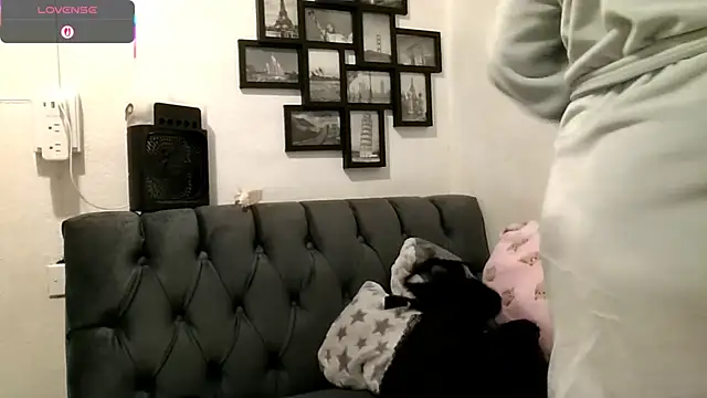 MirandaLatinaLovely online show from September 11, 2025, 3:01 pm