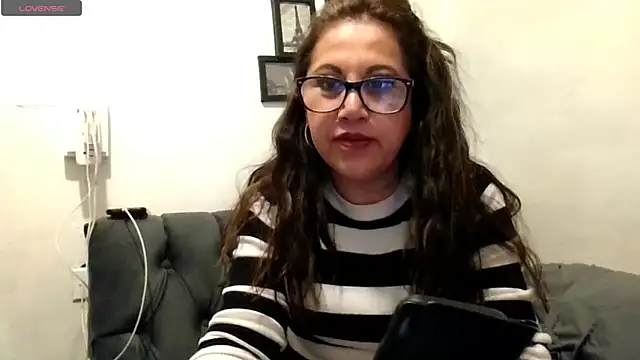 Snapshot of MirandaLatinaLovely chatting on February 10, 2026, 4:05 am MirandaLatinaLovely online show from February 10, 2026, 4:05 am