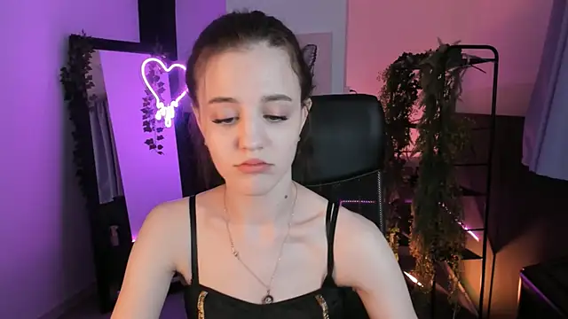 MilaStoyne online show from February 24, 2025, 11:30 pm