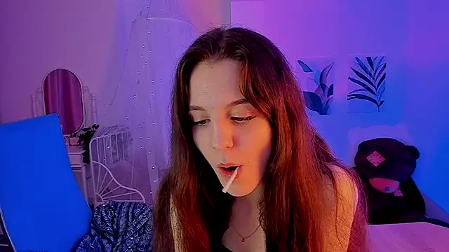 MilaStoyne online show from March 4, 2025, 12:33 pm