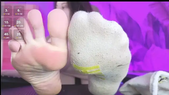 MilaStoyne online show from April 19, 2026, 9:19 am