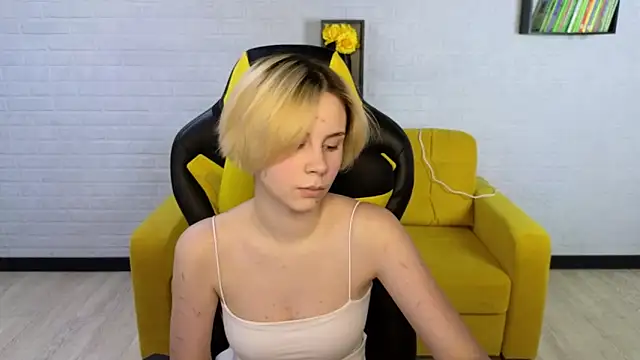 BettyCarter07 online show from February 5, 2025, 9:15 am