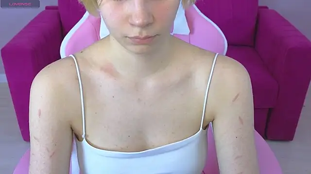 BettyCarter07 online show from February 19, 2025, 11:49 am